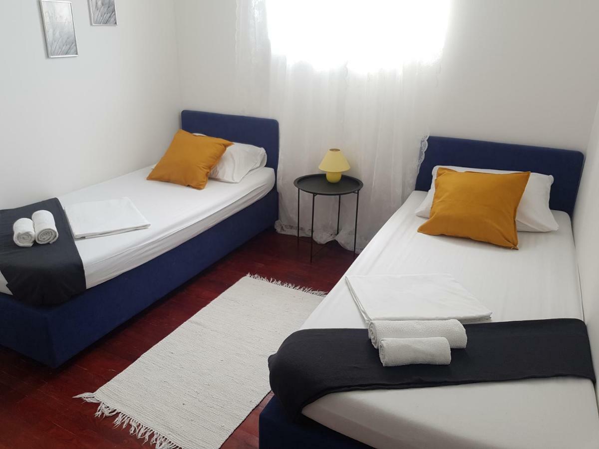 Apartments Luce Trogir Exterior photo